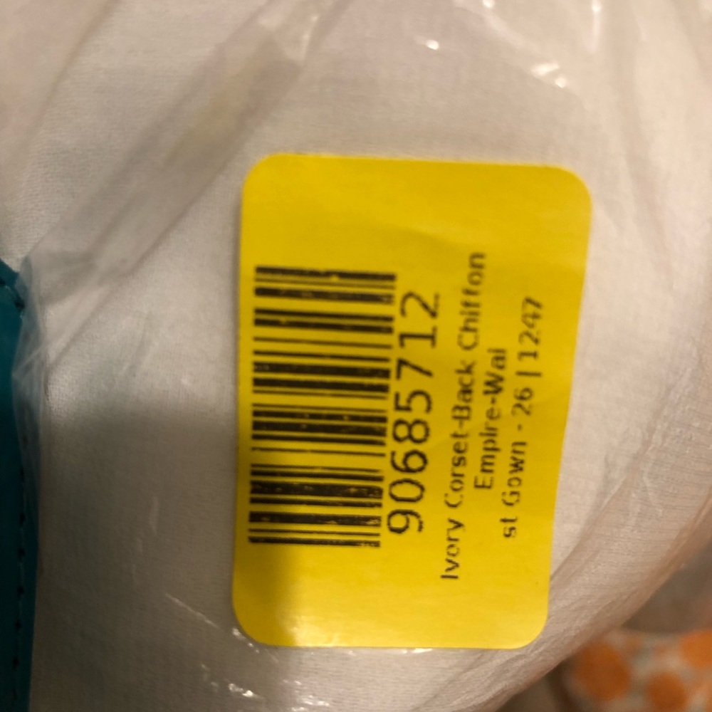 ๐ May Queen Ivory Dress with empire bling waist, extra straps and shawl size 26w - Picture 15 of 16